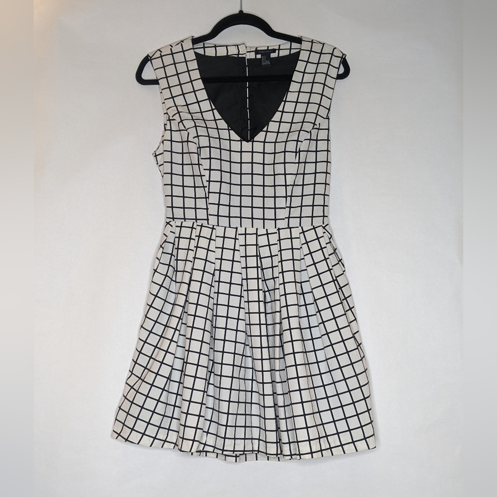 FOREVER 21 Dress White Black